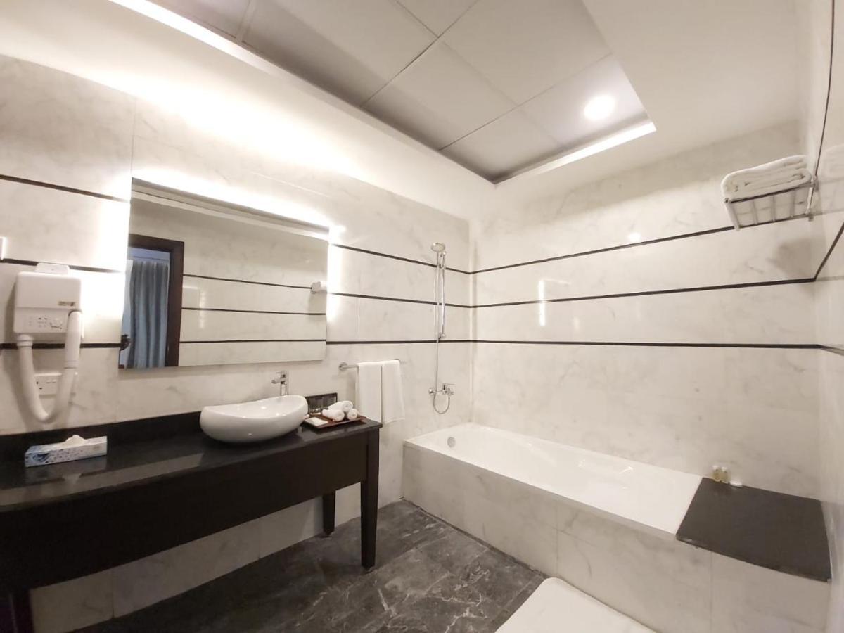 Basrah International Airport Hotel Екстер'єр фото
