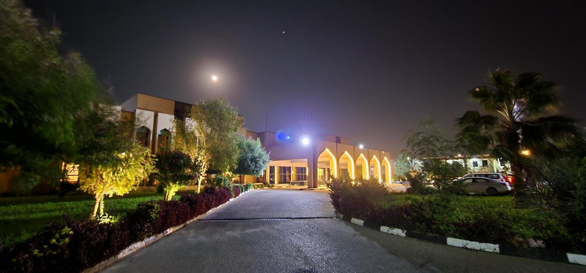 Basrah International Airport Hotel Екстер'єр фото