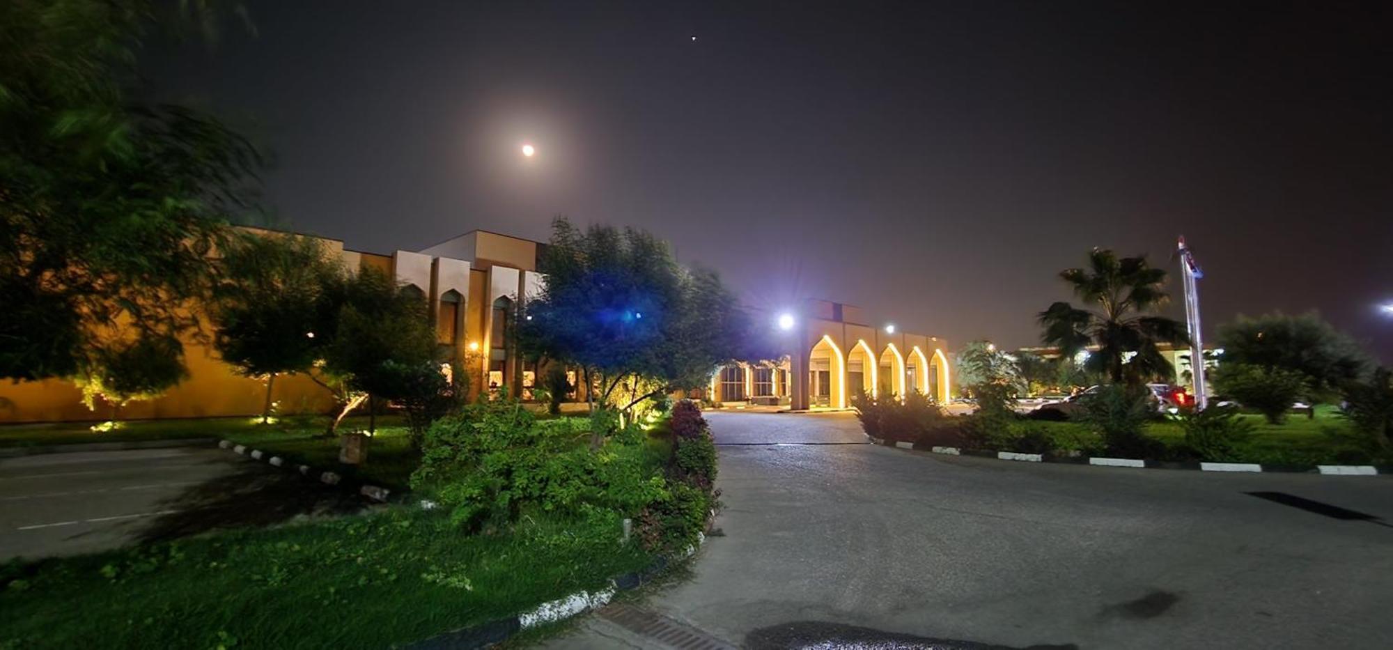 Basrah International Airport Hotel Екстер'єр фото